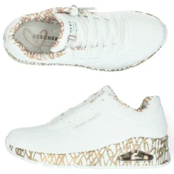 Witte sneakers