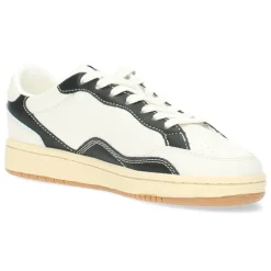 Witte sneakers