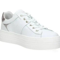 Witte sneakers