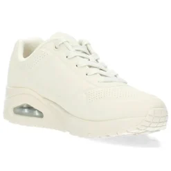 Witte sneakers