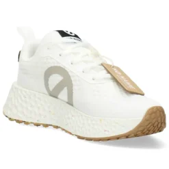 Witte sneakers
