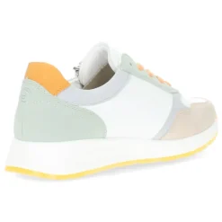 Witte sneakers