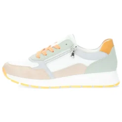 Witte sneakers