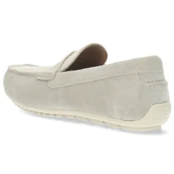 Zandkleurige mocassins