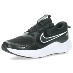 Zwarte sportschoenen